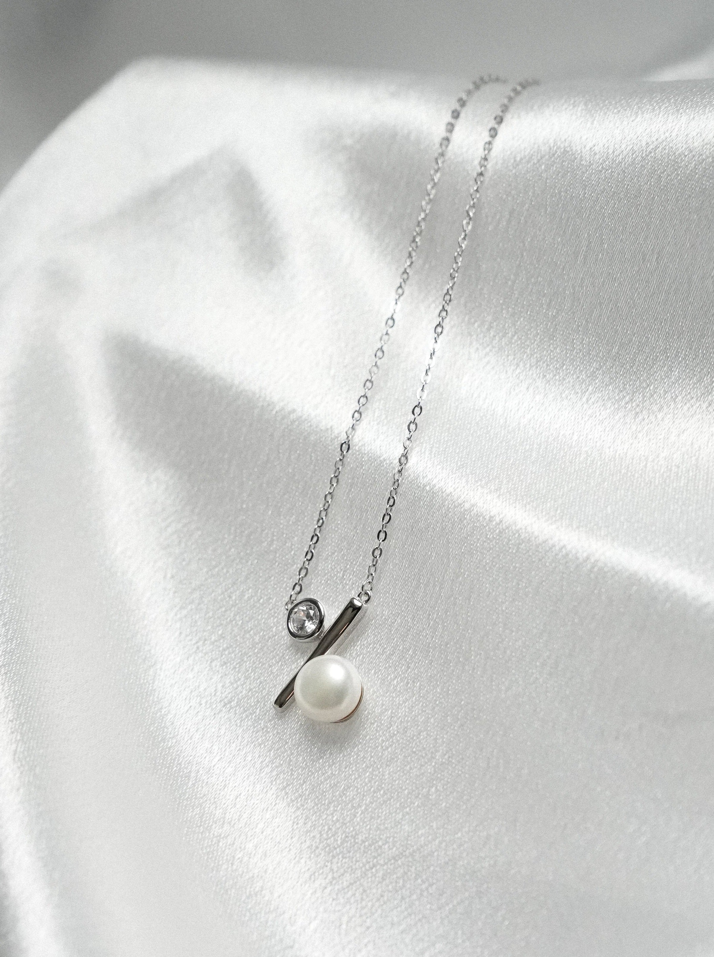 Modern Percentage Freshwater Cultured Round Pearl Diamond Necklace