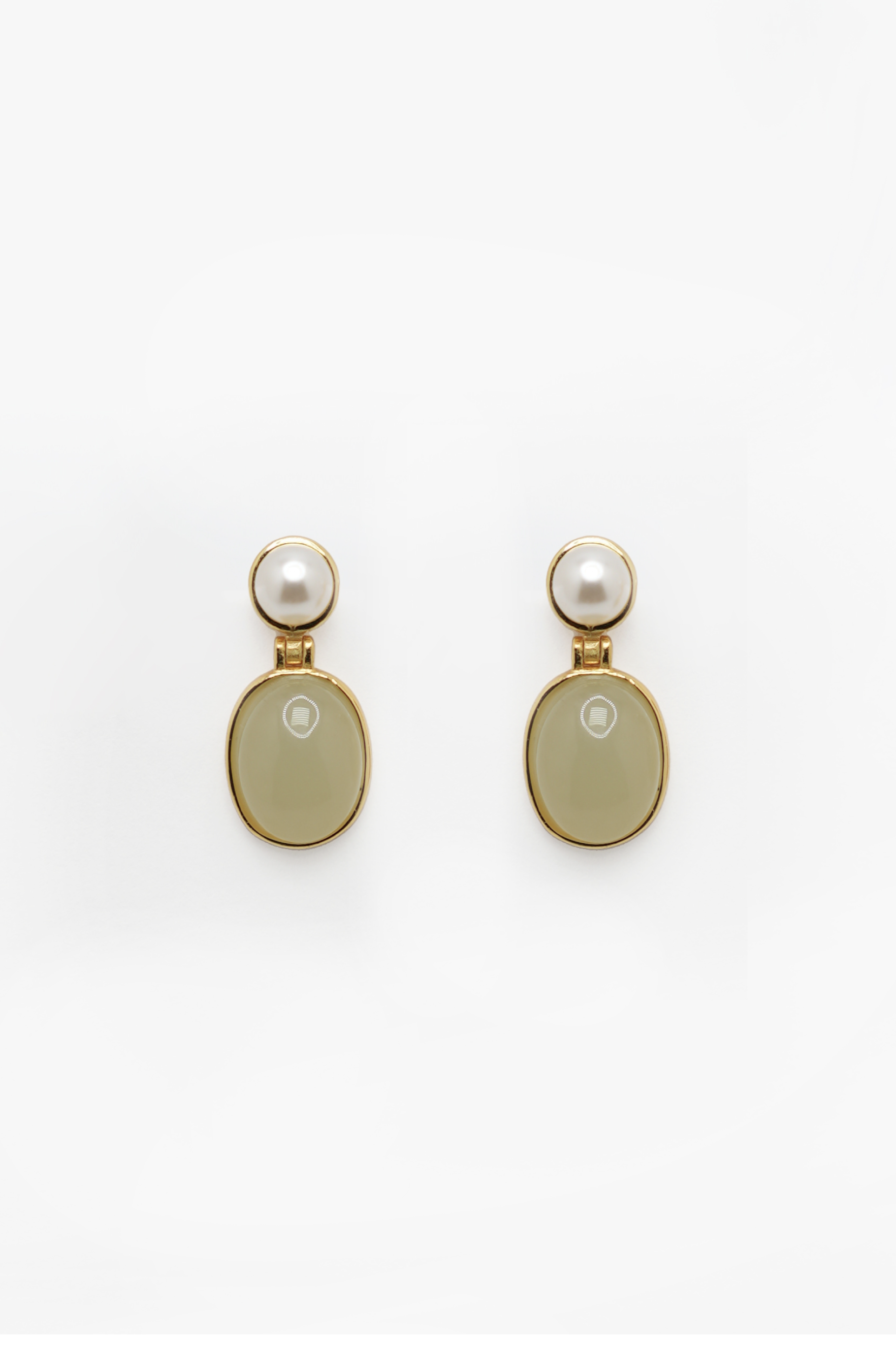 Gleam Grace Nephrite Jade & Freshwater Cultured Round Pearl Earrings